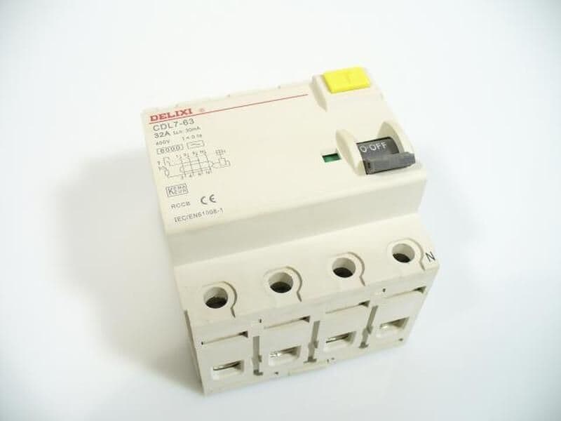 Fehlerstromschutzschalter 32A für SB-1100