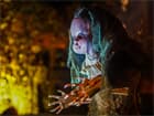 Europalms Halloween Tanzende Geisterpuppe, 46cm Animierte Horrorpuppe mit Licht- und Soundeffekt