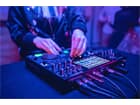 DENON DJ PRIME GO, 2-Deck wiederaufladbare Smart DJ-Konsole mit 7-Zoll Touchscreen